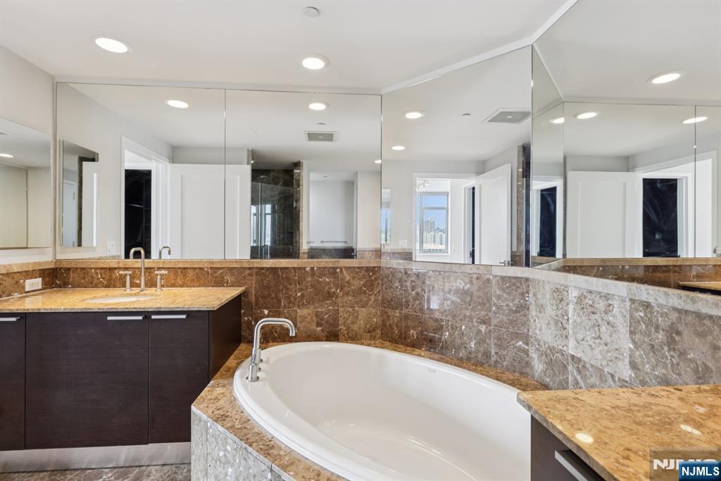 8100 River Road 1215