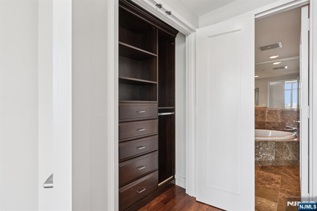 8100 River Road 1215