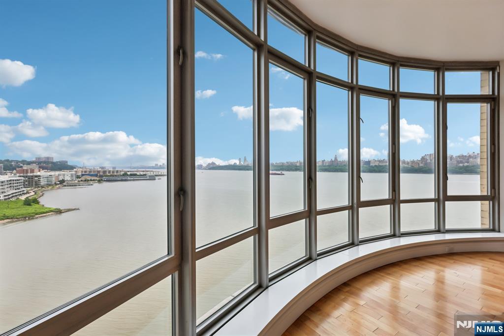 8100 River Road 1215