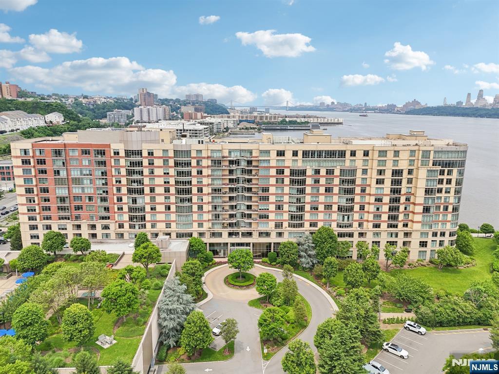8100 River Road 1215