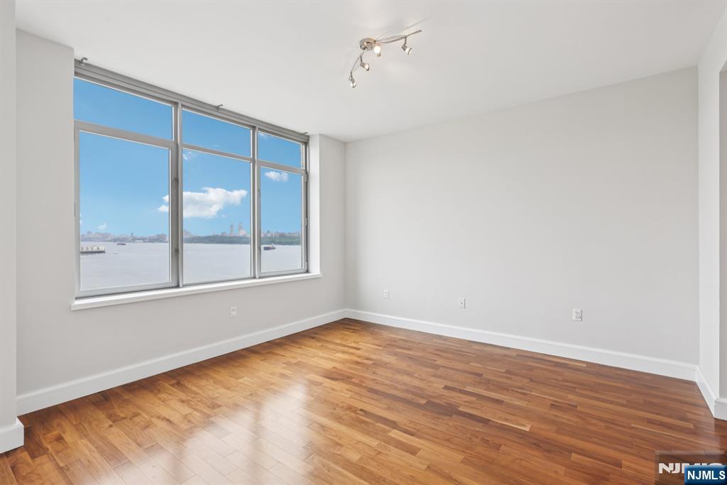 8100 River Road 1215