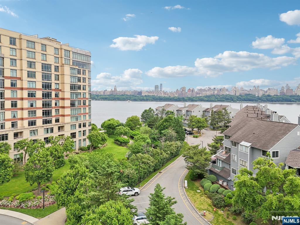 8100 River Road 1215