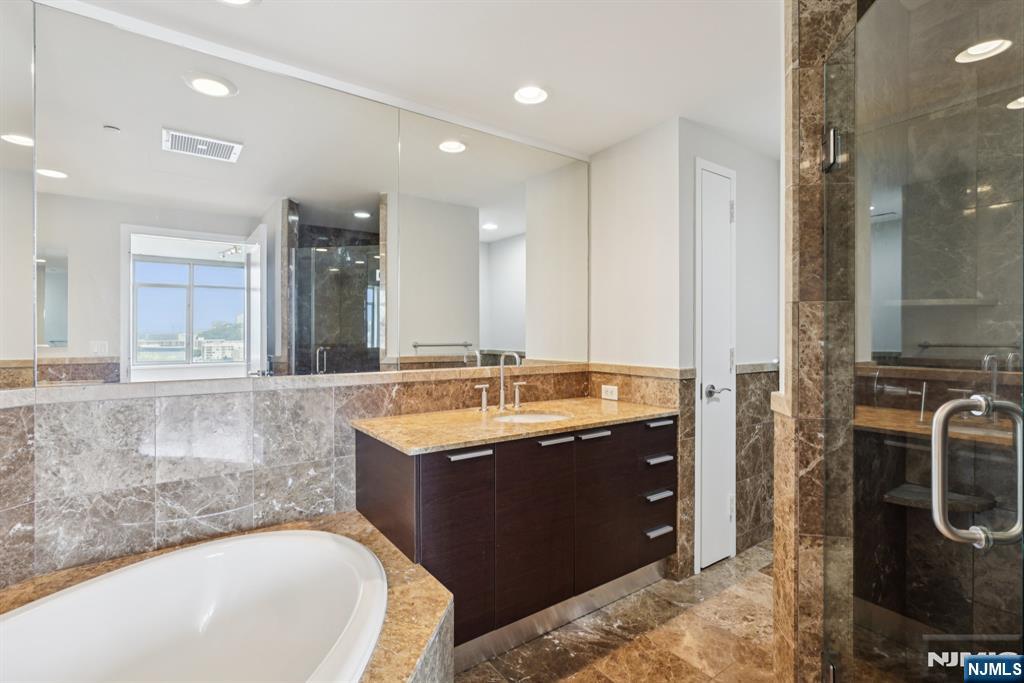 8100 River Road 1215