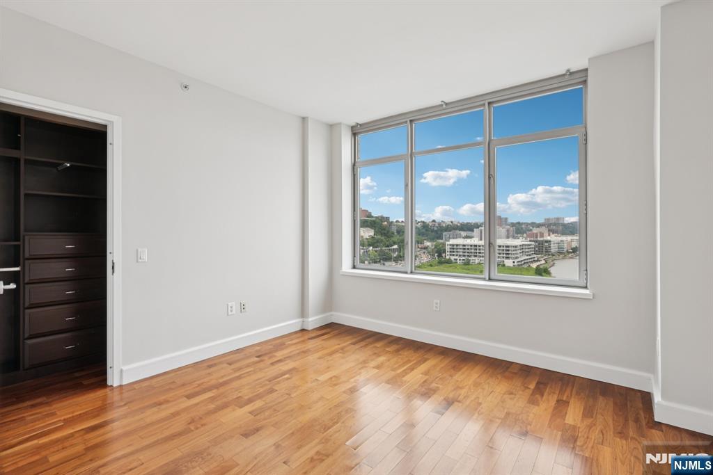 8100 River Road 1215