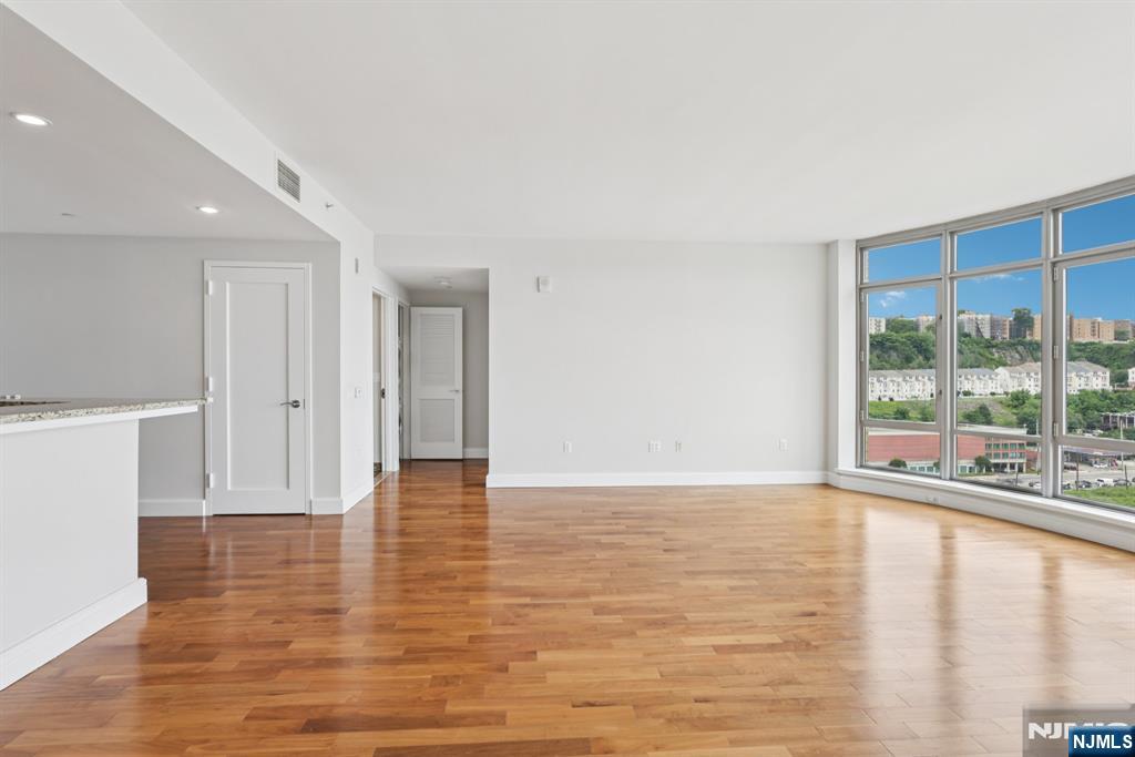 8100 River Road 1215