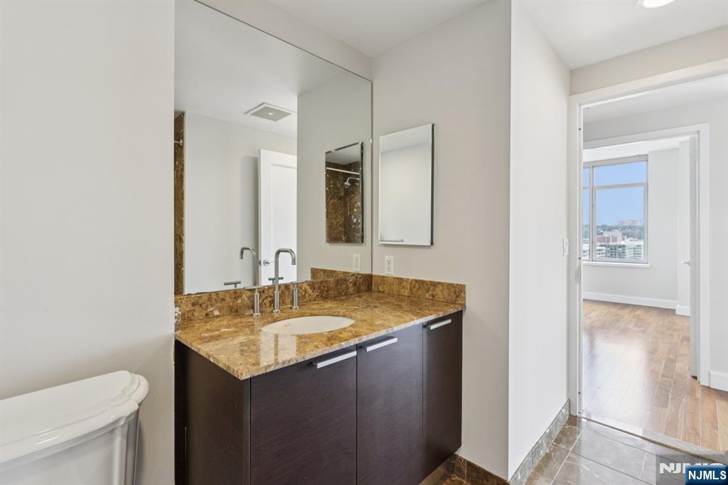 8100 River Road 1215