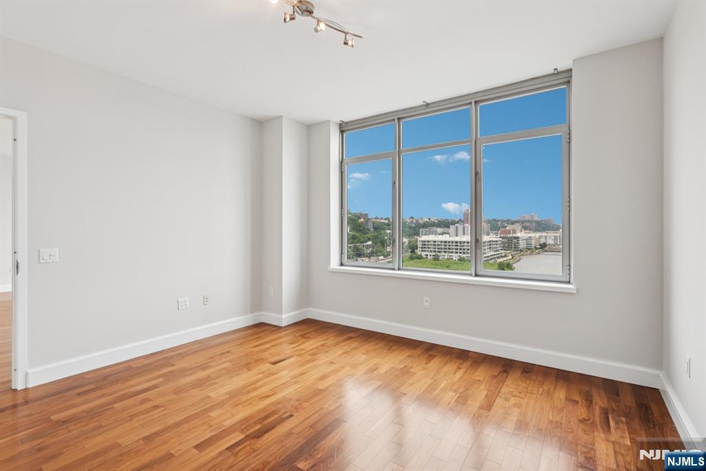 8100 River Road 1215