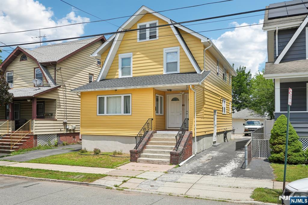 411 Post Avenue 1