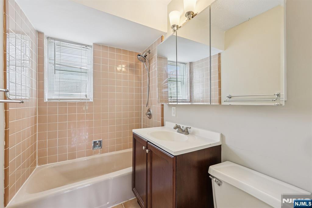 222 2nd Street 1
