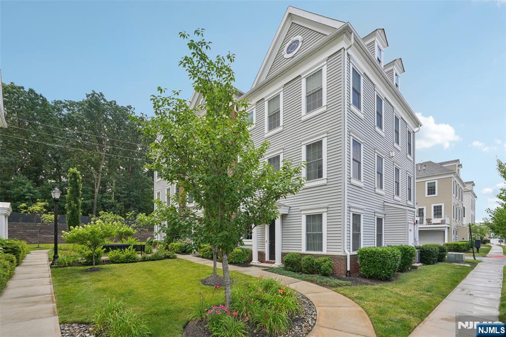 42 Roosevelt Drive