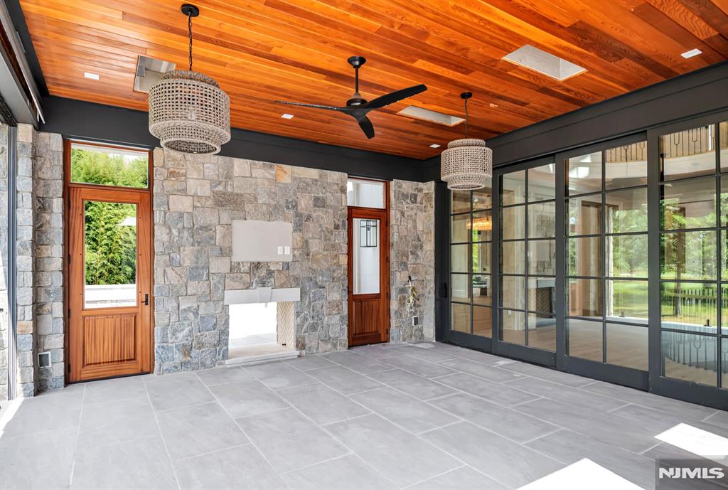 19 Rio Vista Drive