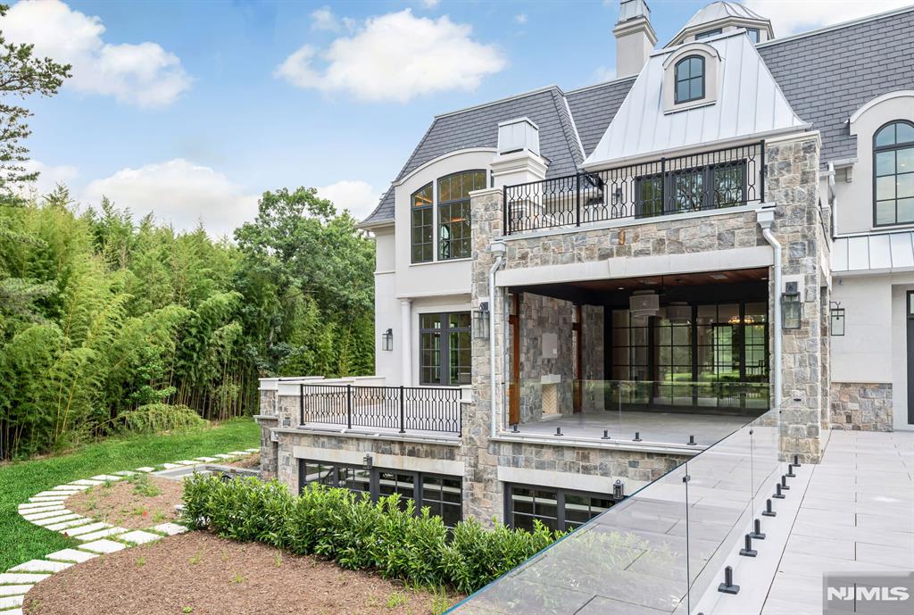 19 Rio Vista Drive