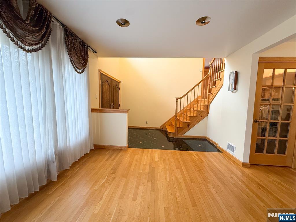 39-05 Knott Terrace