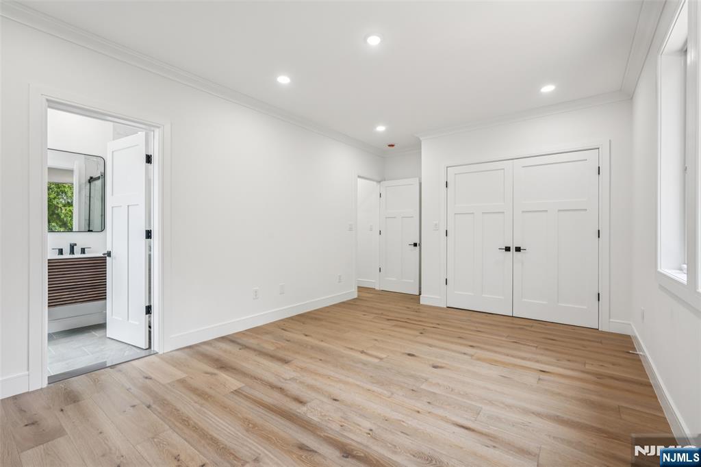 492 Oaktree Road