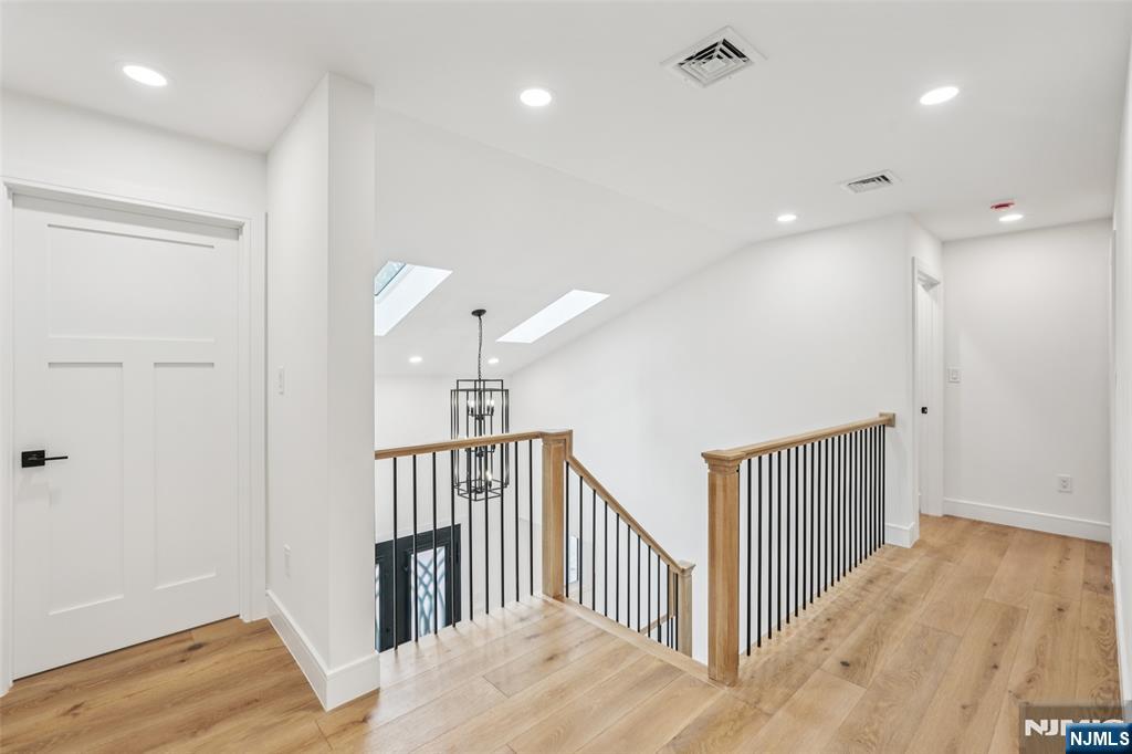 492 Oaktree Road