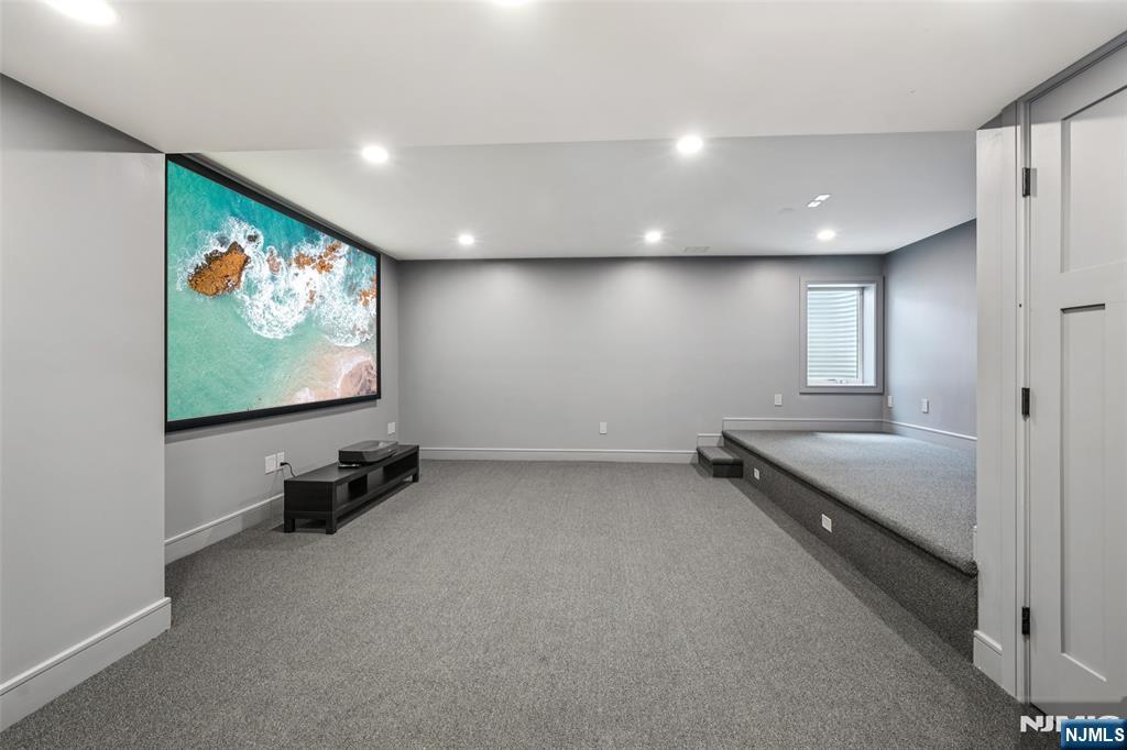 492 Oaktree Road