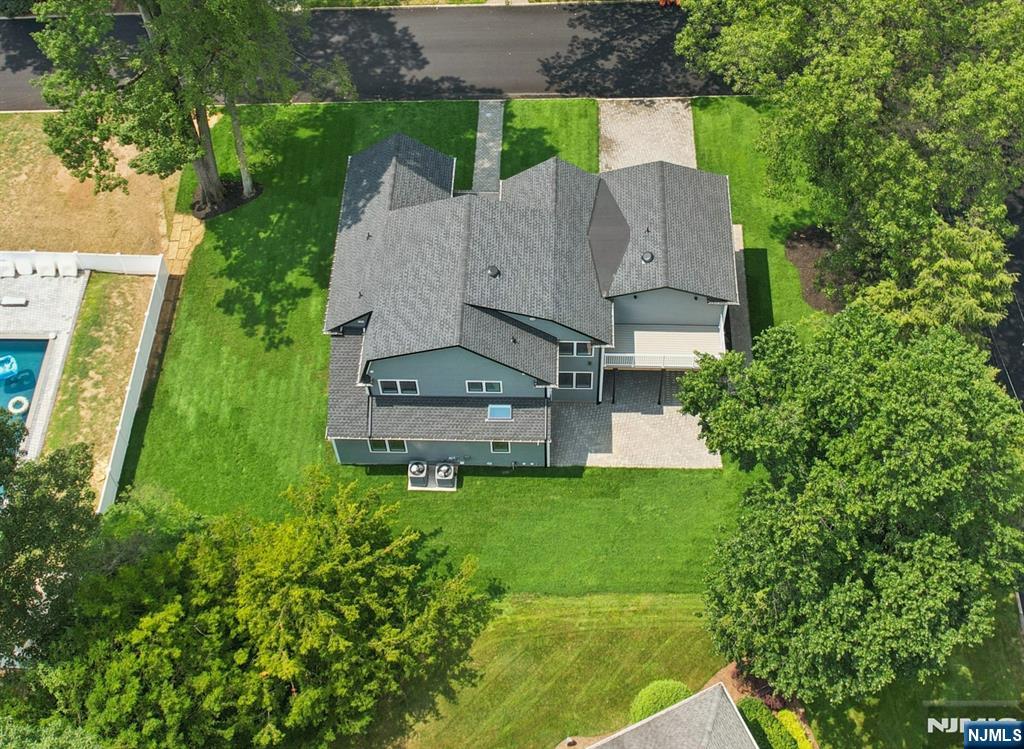 492 Oaktree Road