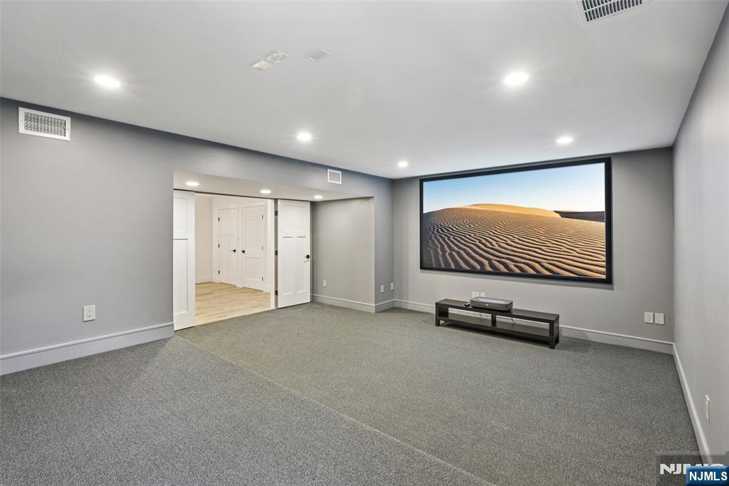 492 Oaktree Road