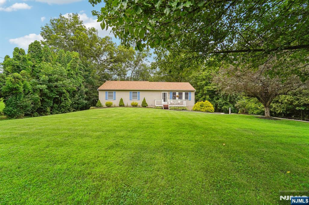 4 Crest Hill Drive