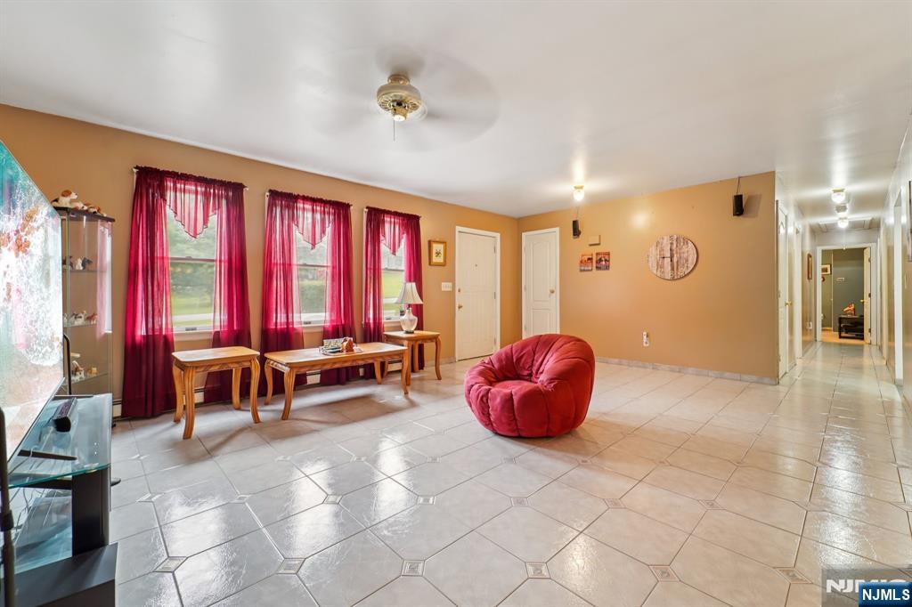 4 Crest Hill Drive