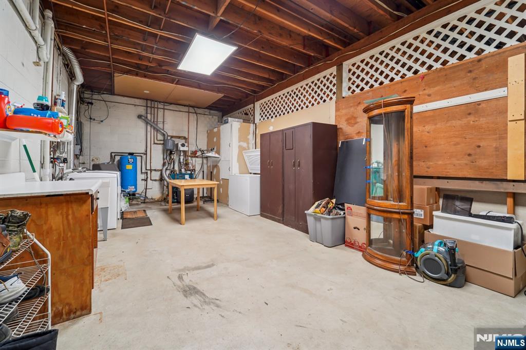 4 Crest Hill Drive