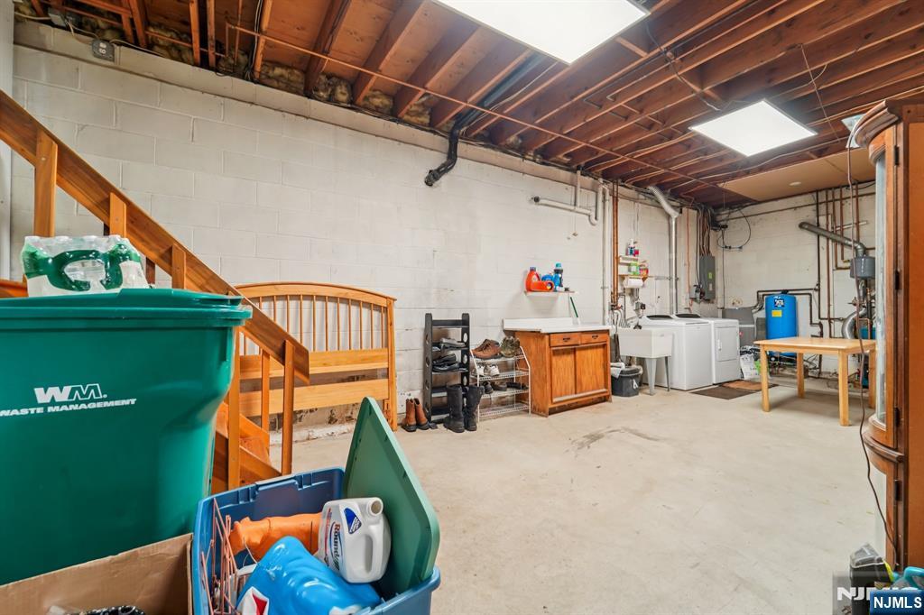 4 Crest Hill Drive