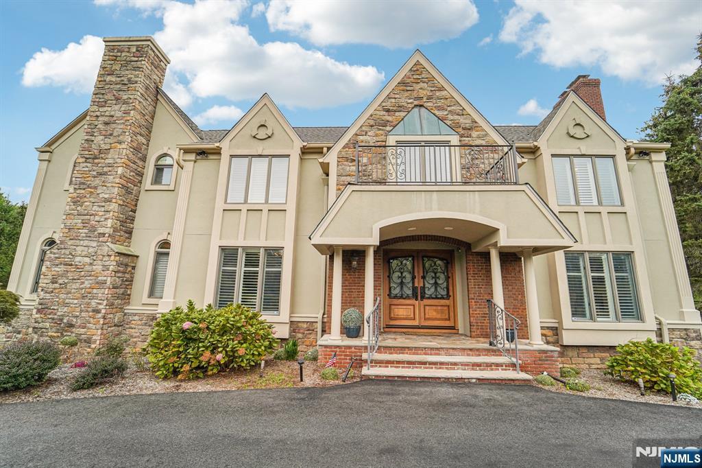 840 Stonewall Court