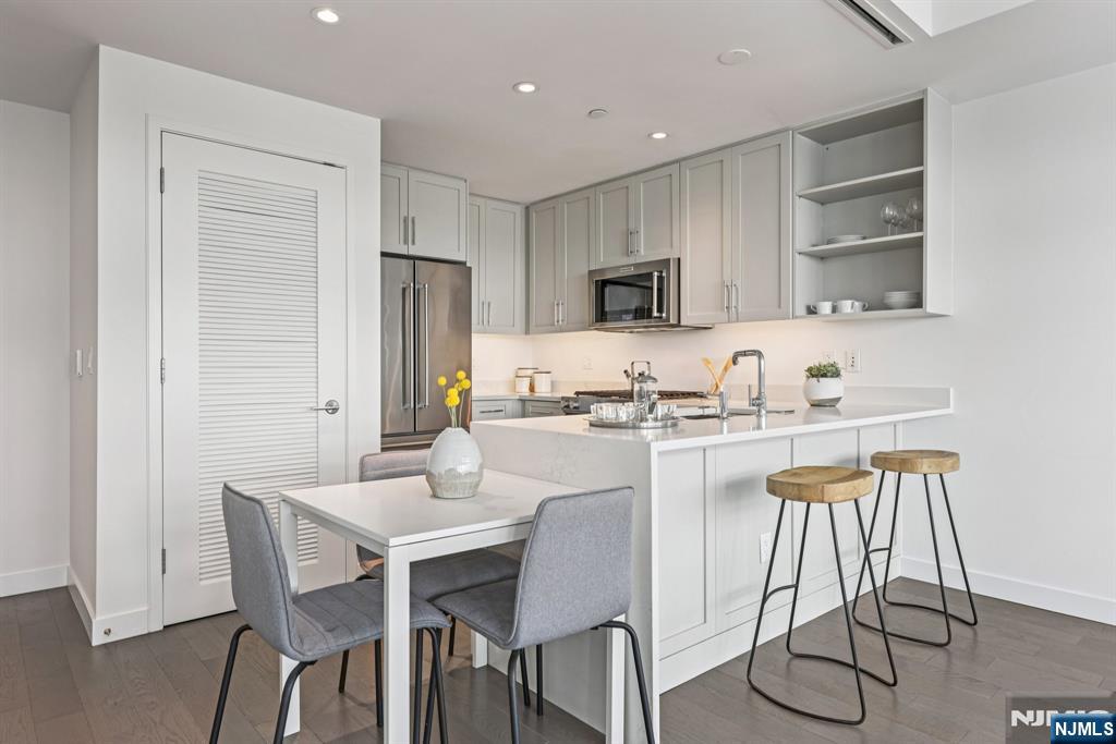 800 Ave At Port Imperial 308