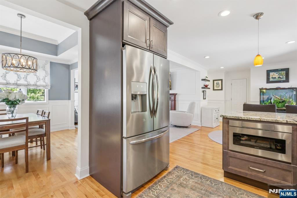 11 Lee Avenue