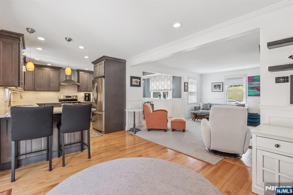 11 Lee Avenue