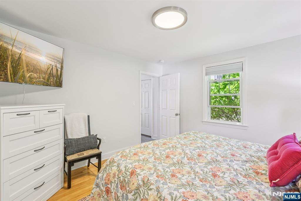 11 Lee Avenue