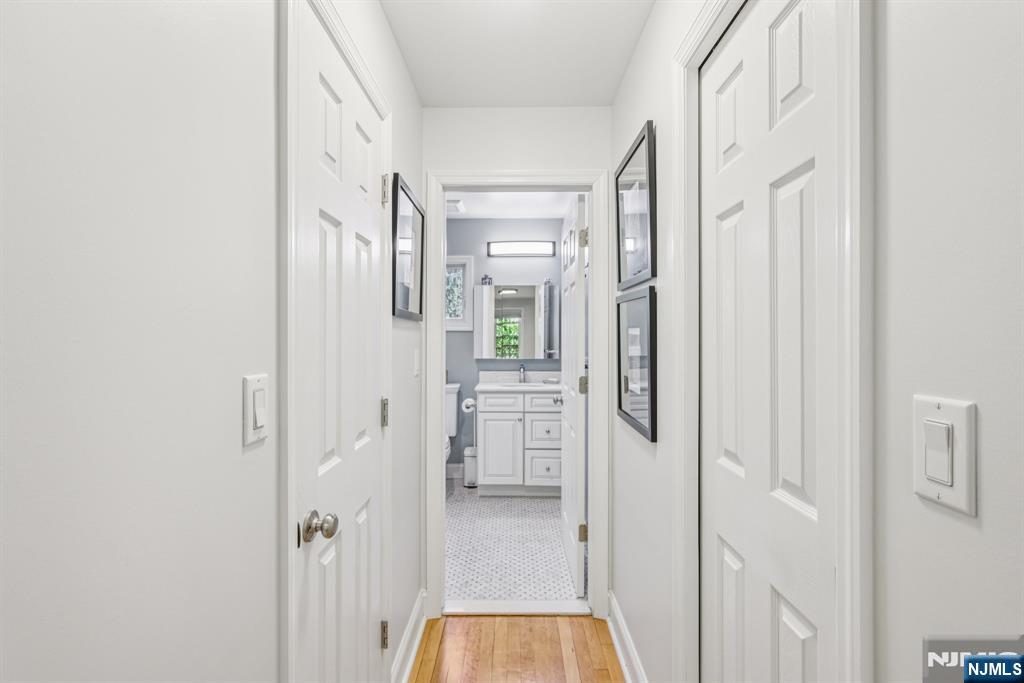 11 Lee Avenue
