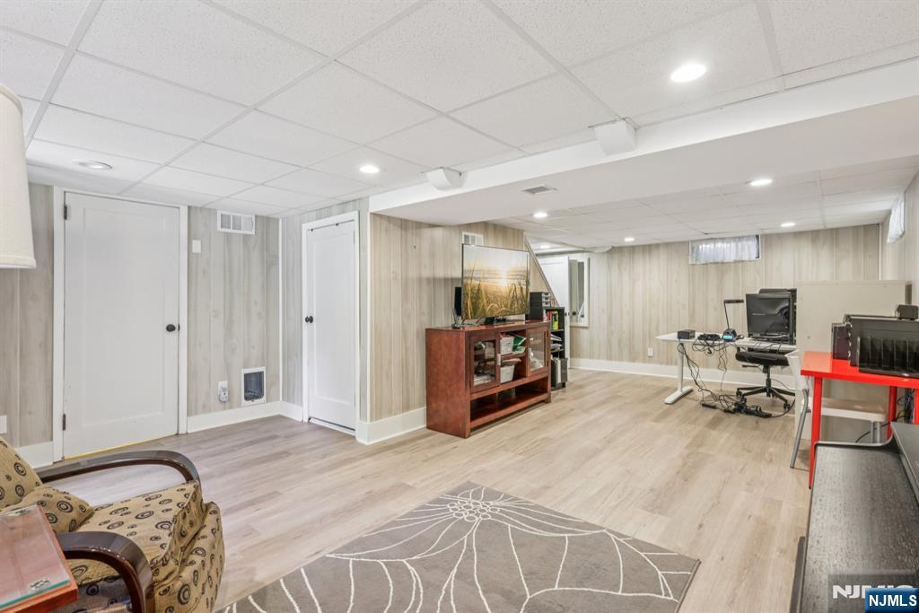 11 Lee Avenue