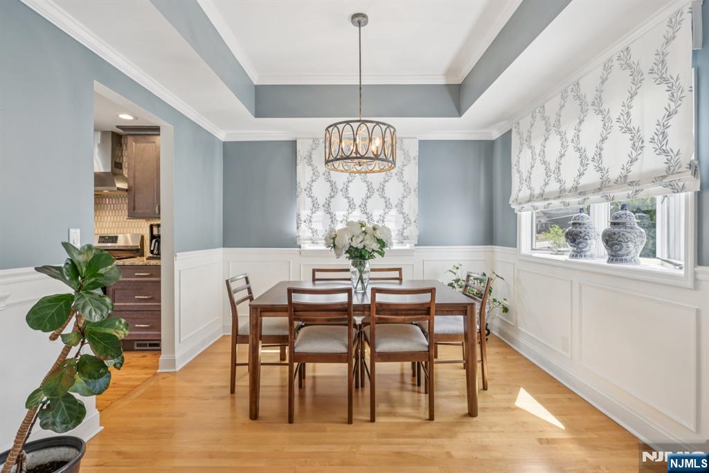 11 Lee Avenue