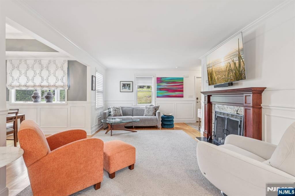 11 Lee Avenue