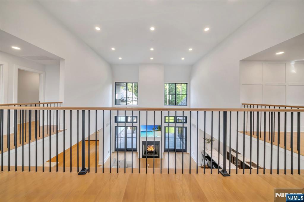 12 Hamilton Drive