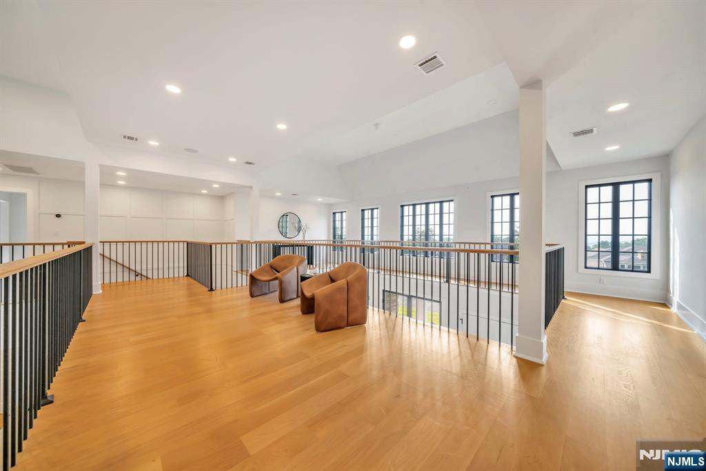 12 Hamilton Drive