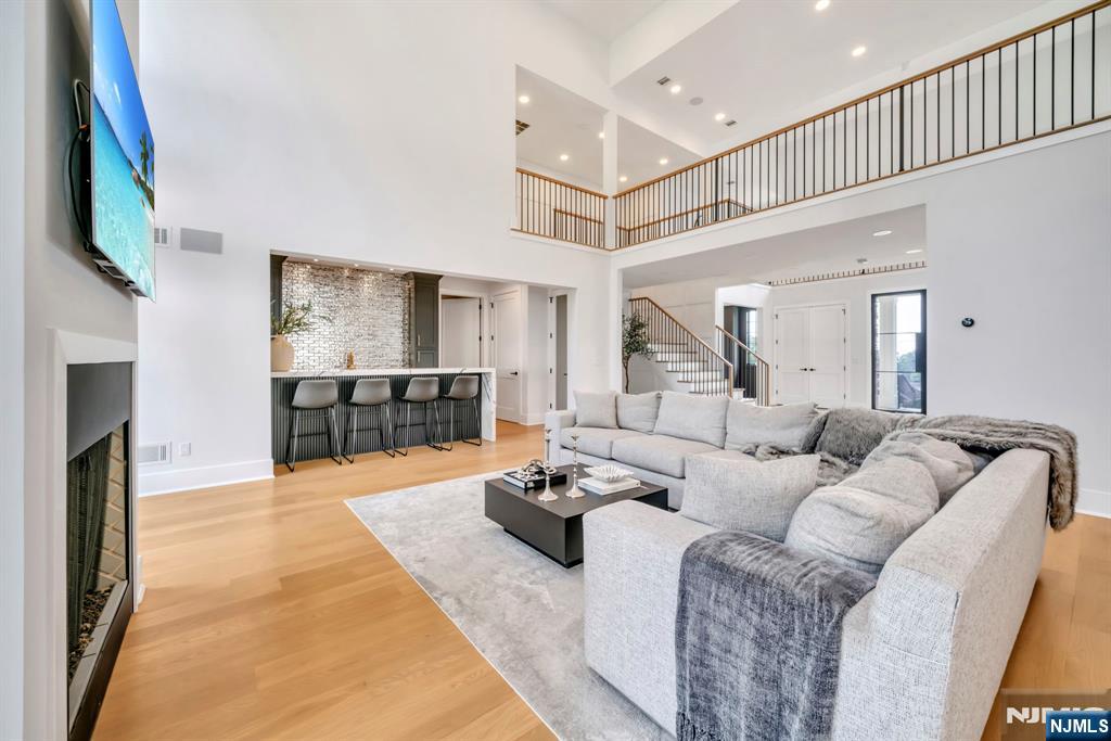 12 Hamilton Drive