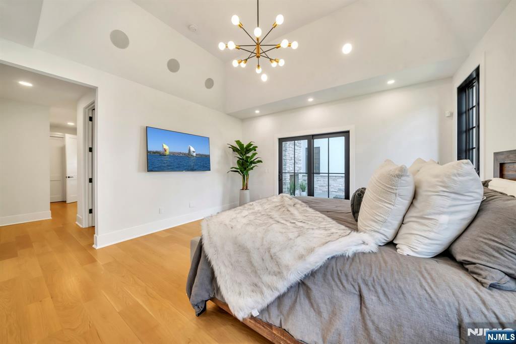 12 Hamilton Drive