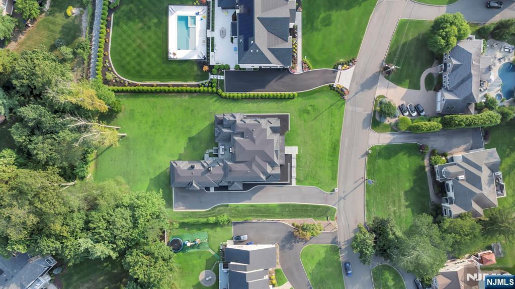 12 Hamilton Drive