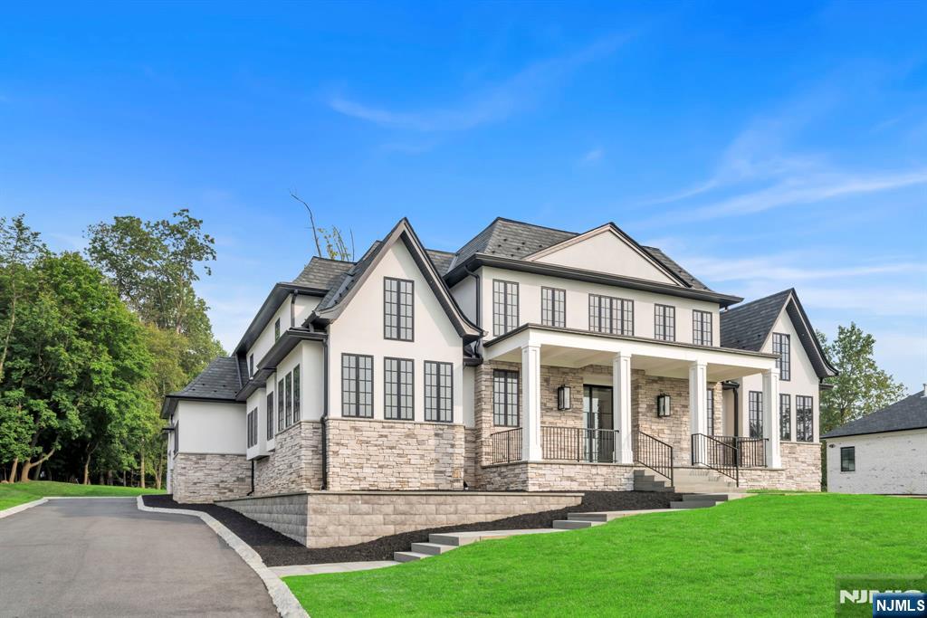 12 Hamilton Drive