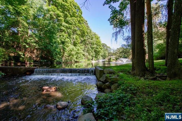 1055 High Mountain Road