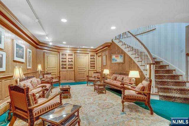 1055 High Mountain Road