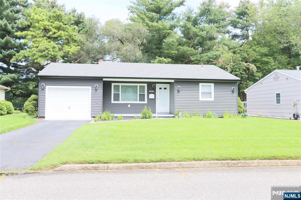 1074 Edgebrook Drive
