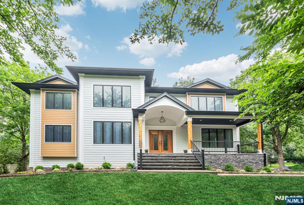 455 Sunset Avenue