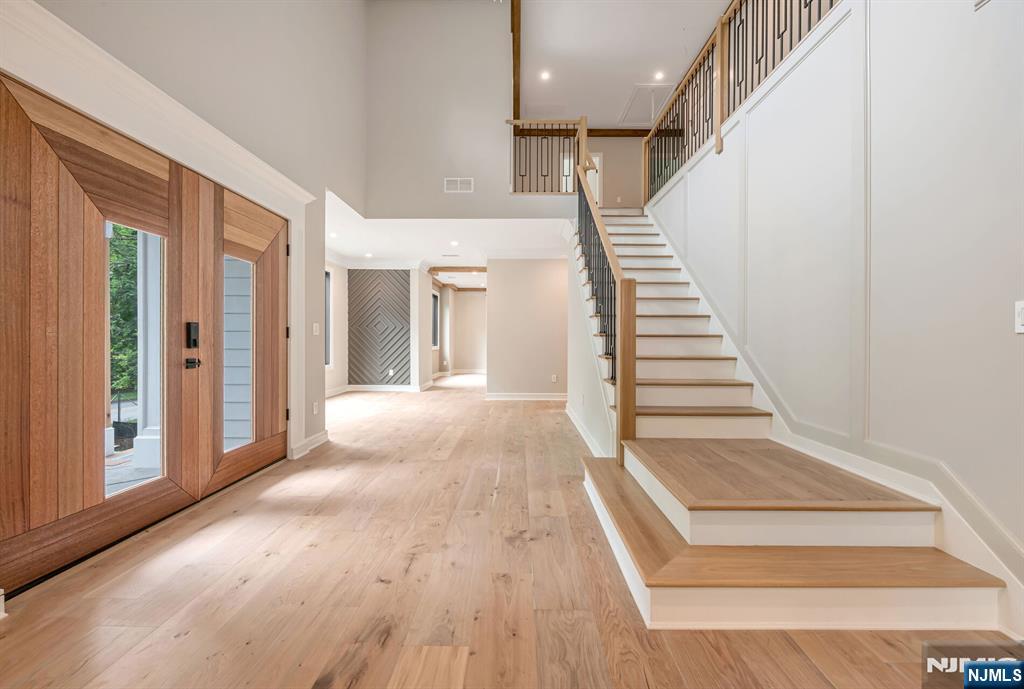 455 Sunset Avenue