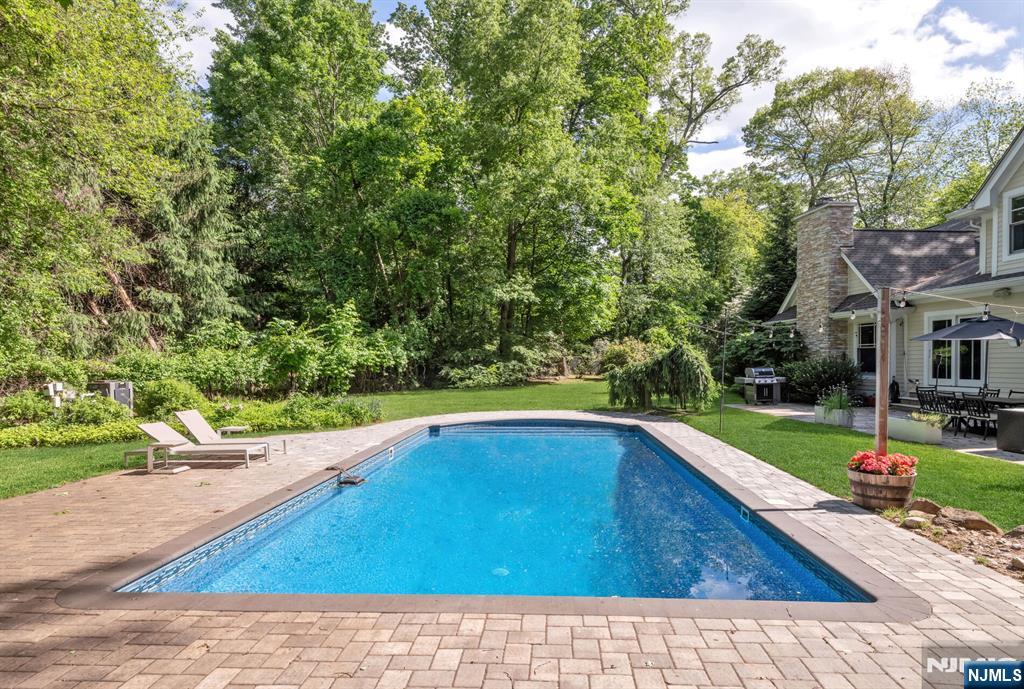 275 Gregory Road