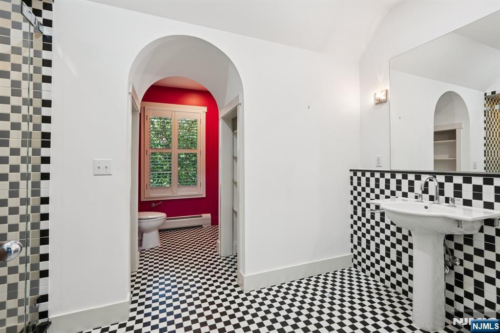 275 Gregory Road