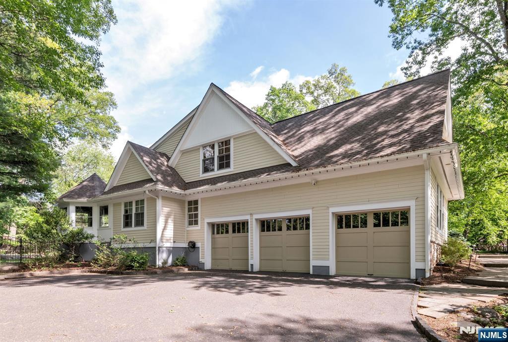 275 Gregory Road