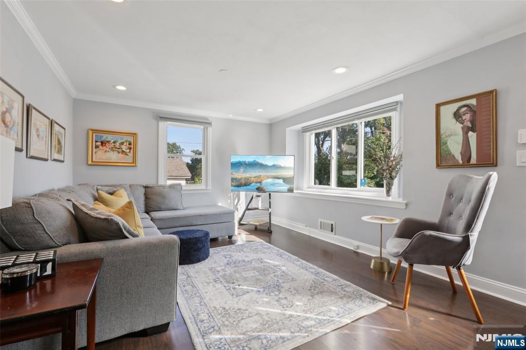 9-06 Mason Place